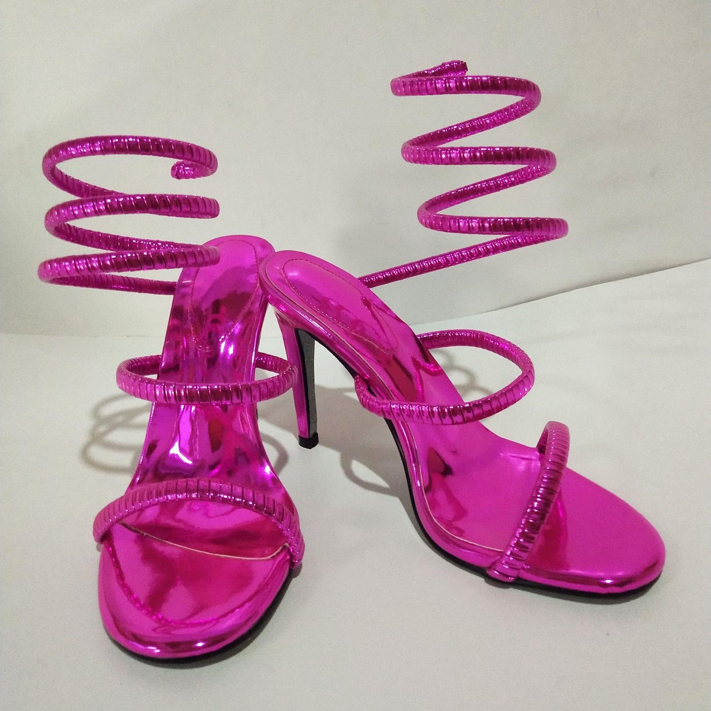 🥿 Sandales Serpent Femme – Design Tendance Grande Taille Été 2024