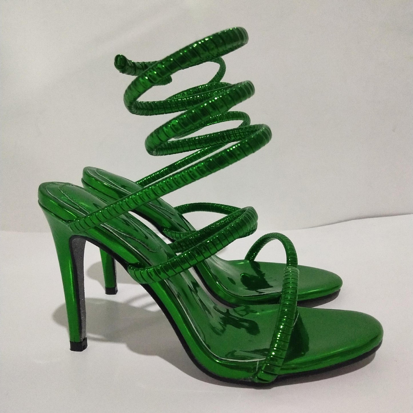 🥿 Sandales Serpent Femme – Design Tendance Grande Taille Été 2024